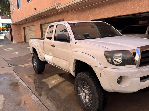Used 2008 Toyota Tacoma PreRunner RWD image 2