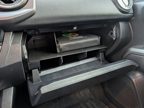 Used 2023 Toyota Tacoma TRD Off-Road image 15