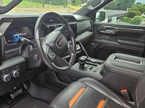 Used 2022 GMC Sierra 1500 AT4 w/ AT4 Premium Package image 8