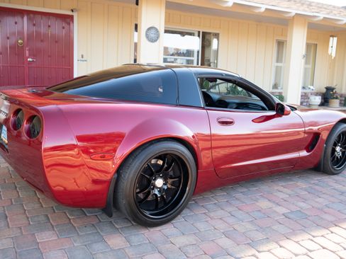 Used 2000 Chevrolet Corvette Coupe w/ Memory Pkg RWD image 19