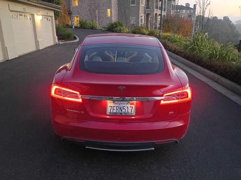 Used 2014 Tesla Model S 85D Sedan 4D image 6