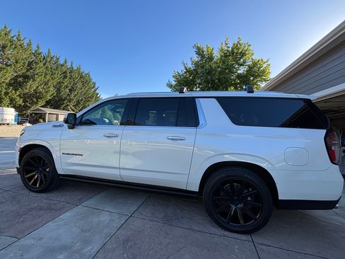 Used 2021 Chevrolet Suburban High Country AWD/4WD image 5