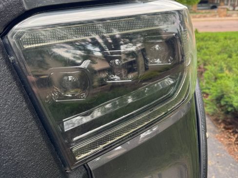 Used 2014 Toyota Tundra Limited w/ Limited Premium Package AWD/4WD image 16