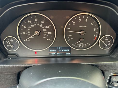 Used 2014 BMW 320i xDrive Sedan AWD/4WD image 8