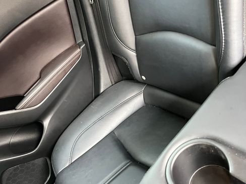 Used 2018 MAZDA MAZDA3 Touring w/ Appearance Package FWD image 18