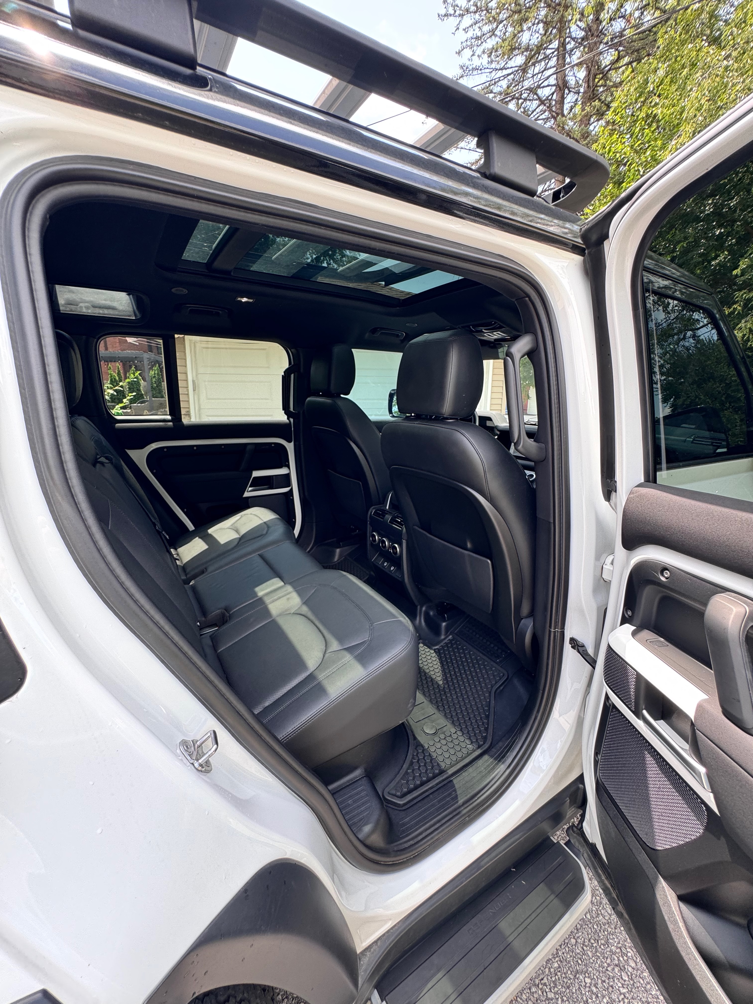 Used 2023 Land Rover Defender 110 S AWD/4WD image 30