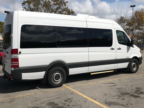 Used 2016 Mercedes-Benz Sprinter 2500 image 2