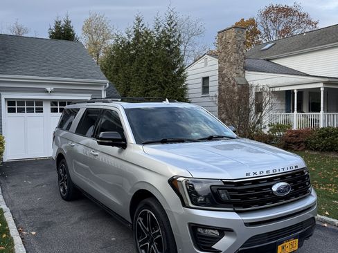 Used 2019 Ford Expedition Max Limited w/ Equipment Group 303A image 6