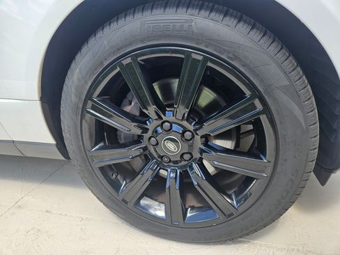 Used 2017 Land Rover Range Rover HSE image 27