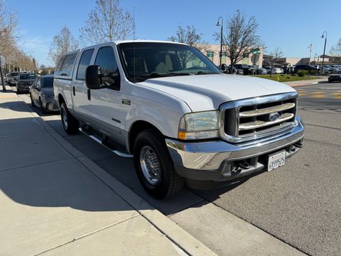 Used 2002 Ford F250 2WD Crew Cab Super Duty image 1