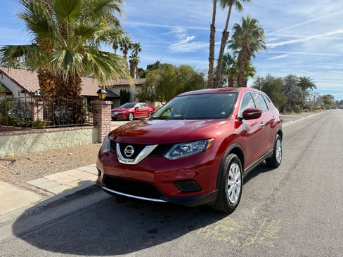 Used 2015 Nissan Rogue S image 10