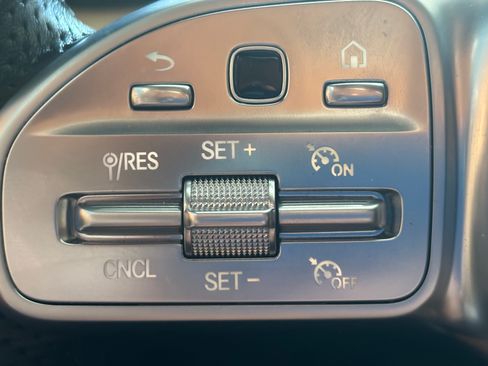 Used 2019 Mercedes-Benz E 450 4MATIC Cabriolet image 21