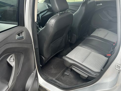 Used 2019 Ford Escape SE image 4