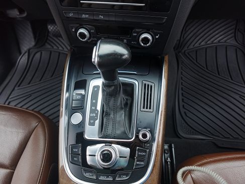 Used 2017 Audi Q5 2.0T Premium Plus w/ Technology Package image 14