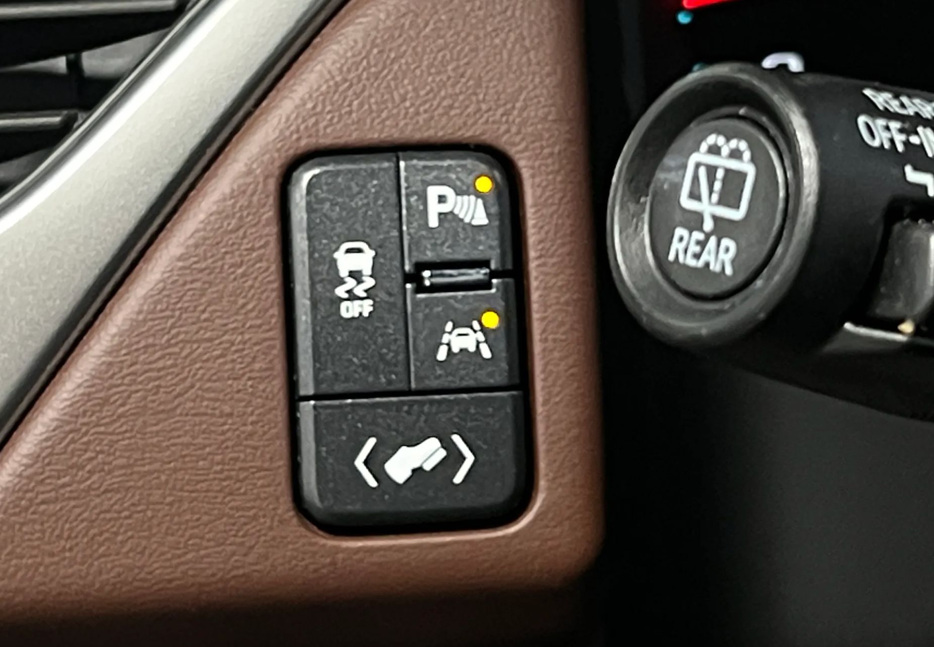 Used 2019 Chevrolet Tahoe Premier w/ RST 6.2L Performance Edition RWD image 15