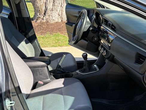 Used 2015 Toyota Corolla L image 6