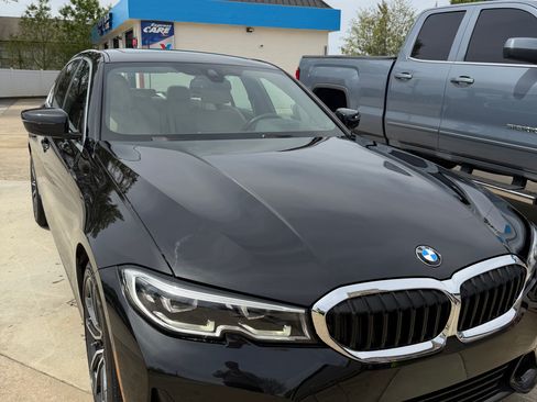 Used 2019 BMW 330i Sedan w/ Premium Package image 2