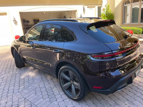 Used 2024 Porsche Macan image 8