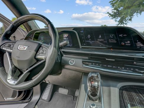 Used 2021 Cadillac Escalade Sport w/ Driver Assist Tech Package image 17