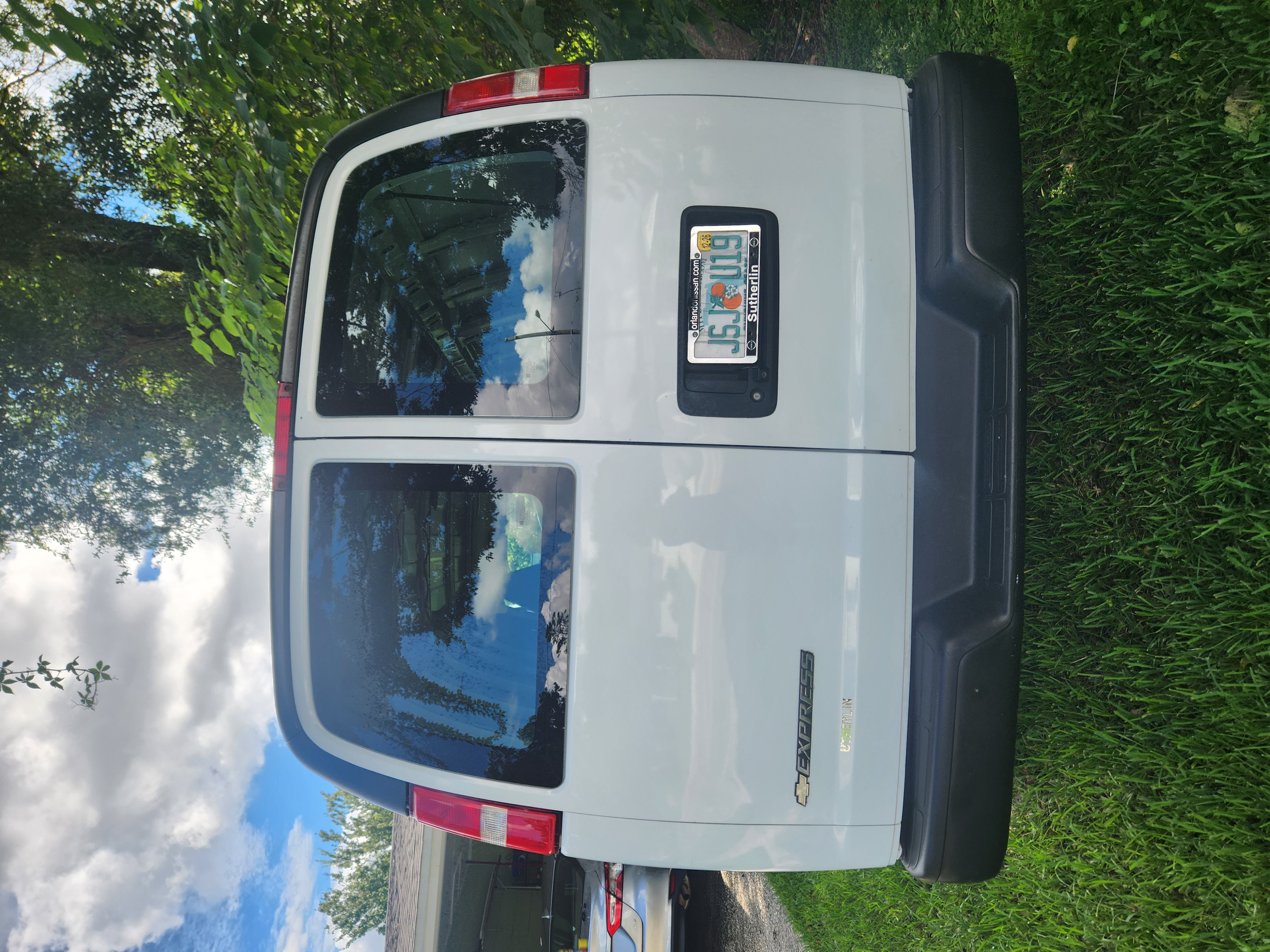 Used 2021 Chevrolet Express 2500 Extended w/ Driver Convenience Package RWD image 2