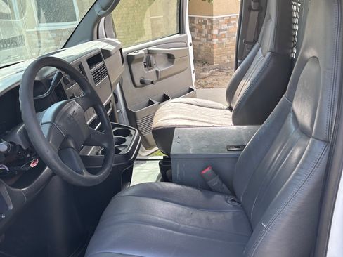 Used 2006 GMC Savana 2500 RWD image 13