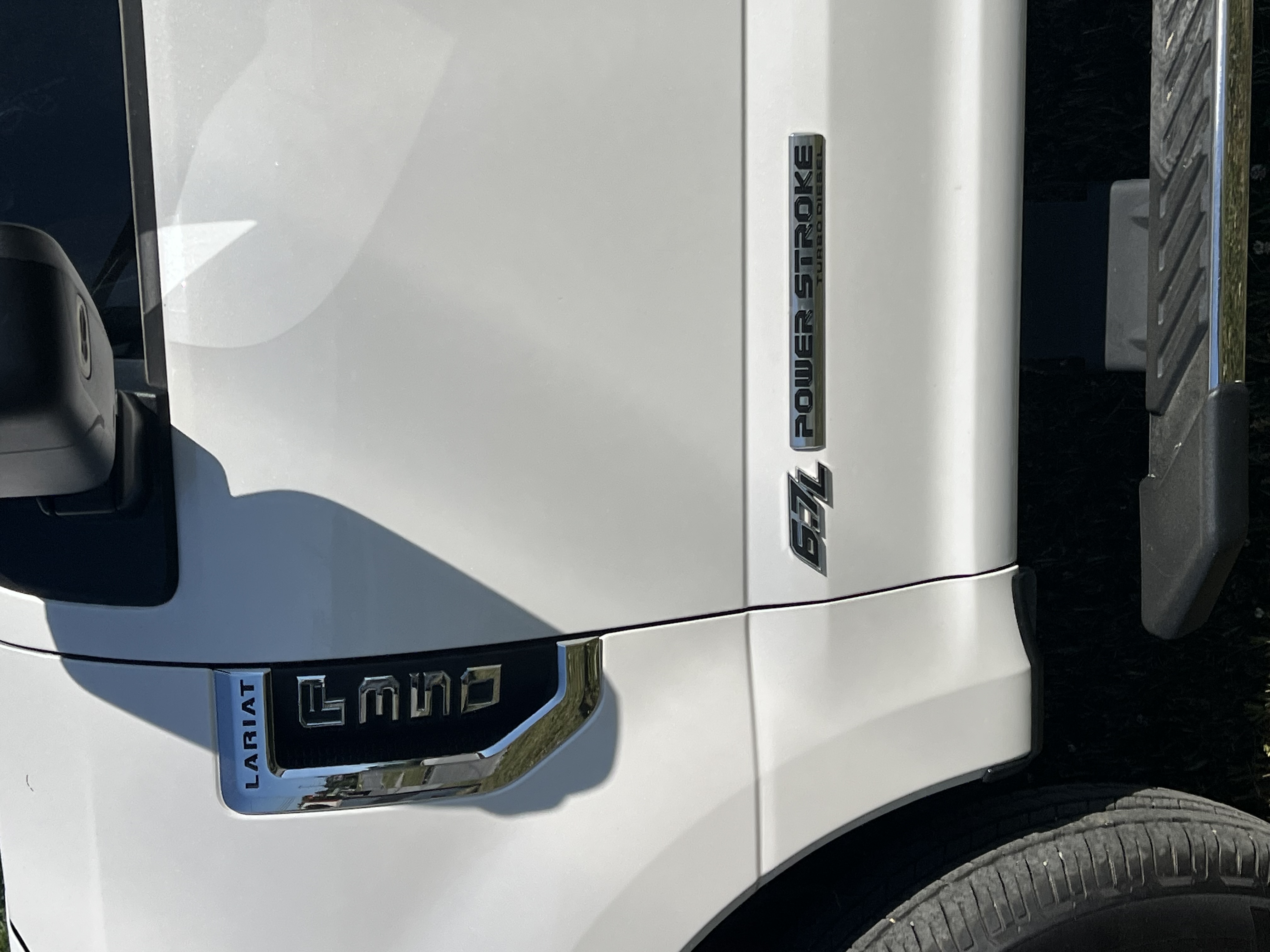 Used 2017 Ford F350 Lariat w/ Lariat Value Package AWD/4WD image 2