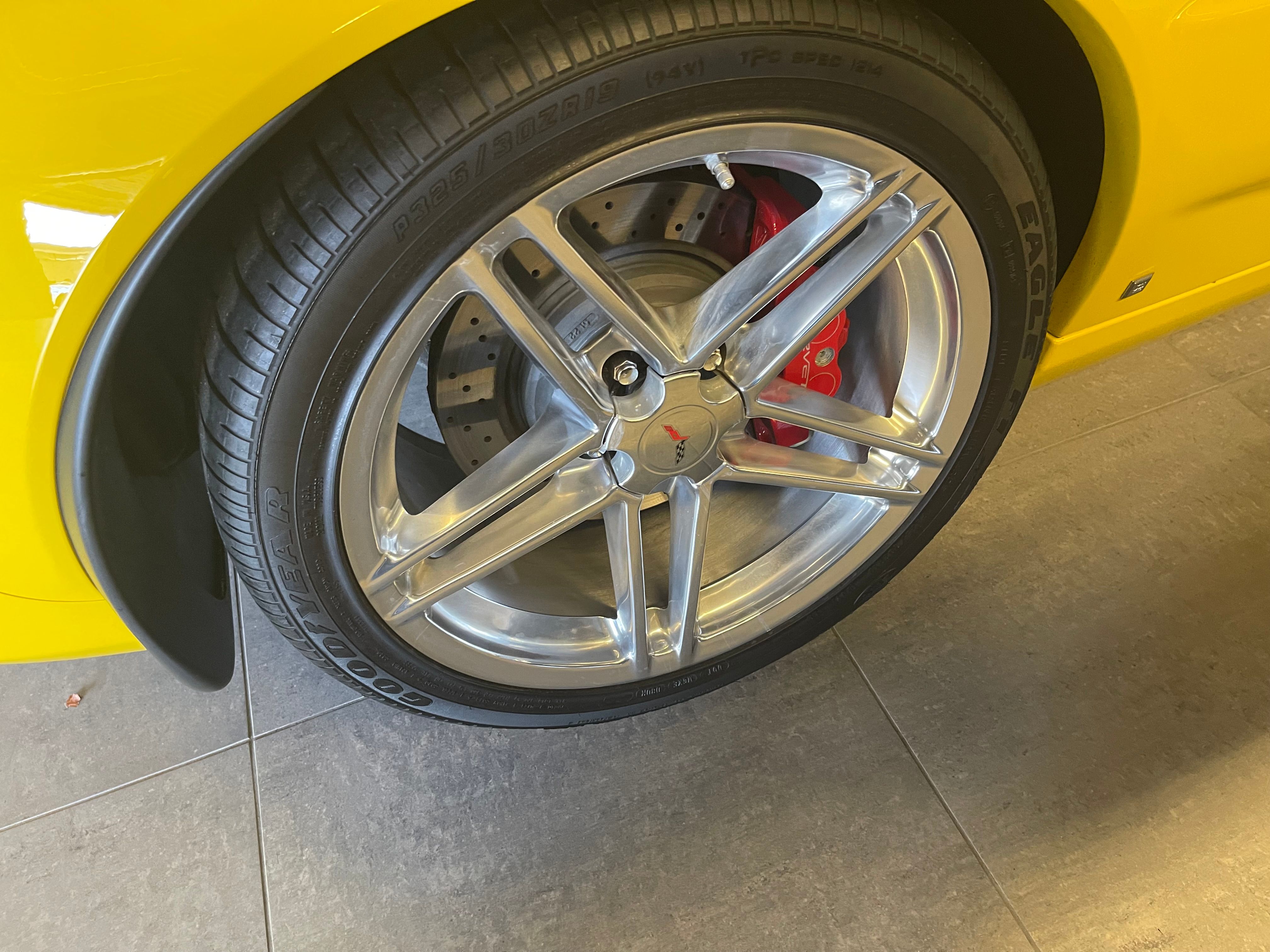 Used 2006 Chevrolet Corvette Z06 w/ Preferred Equipment Group RWD image 16