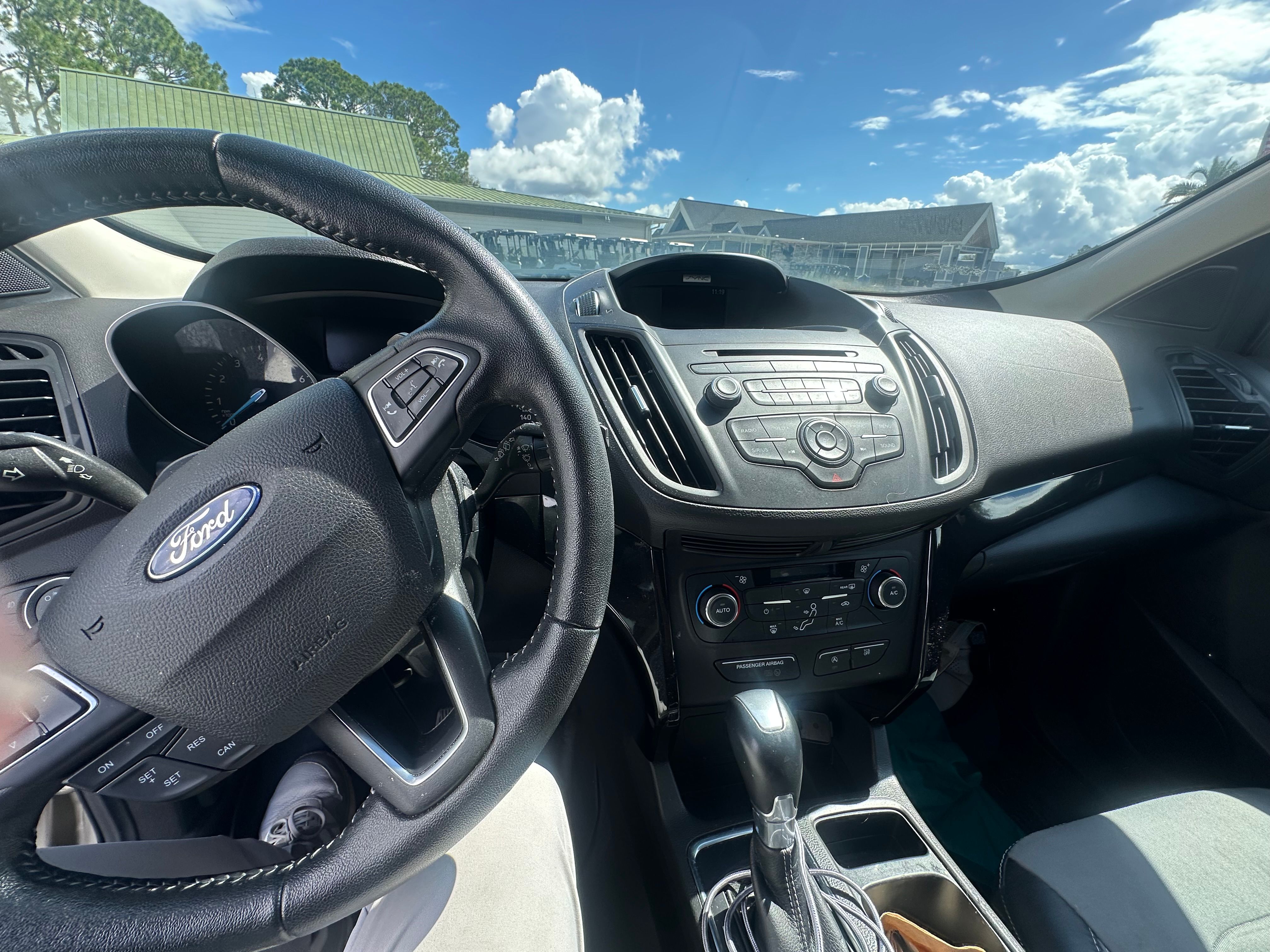Used 2017 Ford Escape SE w/ SE Sport Appearance Package FWD image 15