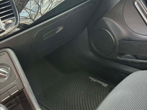 Used 2019 Volkswagen Beetle 2.0T S image 16