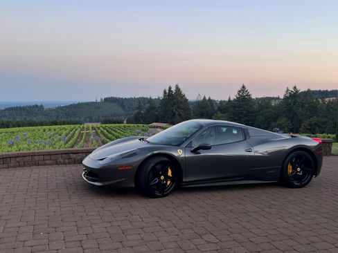 Used 2013 Ferrari 458 Spider image 4