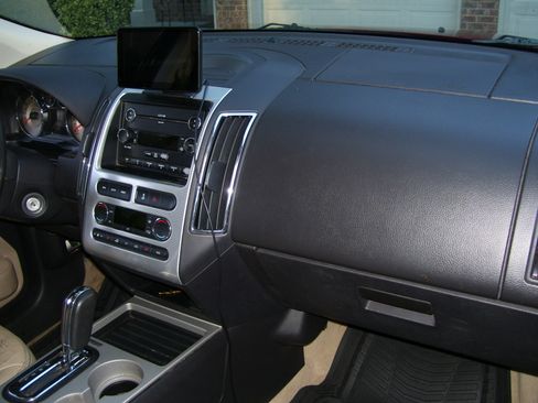 Used 2010 Ford Edge SEL image 11