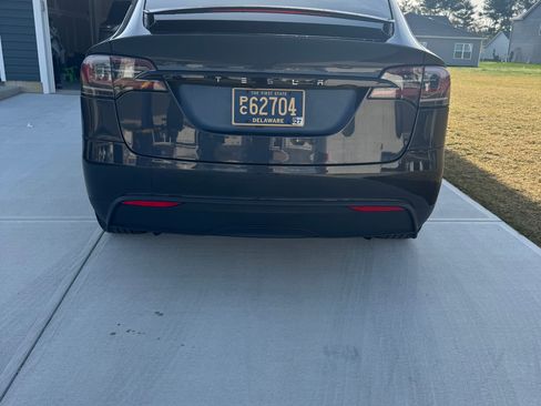 Used 2024 Tesla Model X image 9