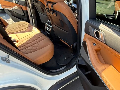 Used 2023 BMW X5 xDrive40i w/ Executive Package image 10