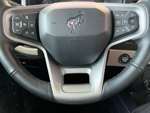 Used 2023 Ford Bronco Wildtrak image 19