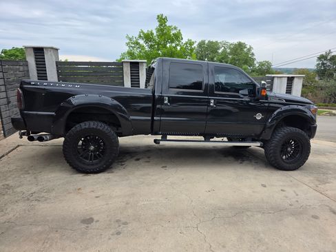 Used 2015 Ford F250 Platinum w/ FX4 Off-Road Package image 5
