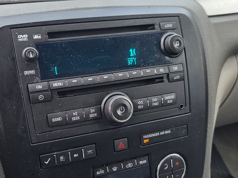 Used 2010 Buick Enclave CXL image 10