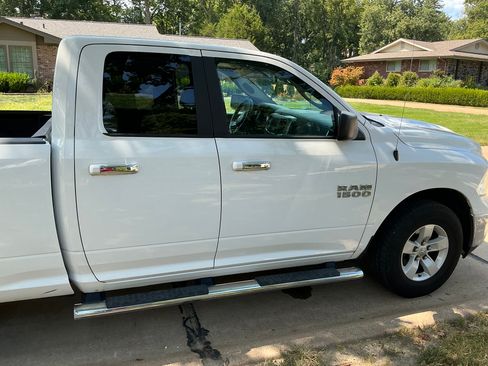 Used 2018 RAM 1500 Classic SLT AWD/4WD image 27