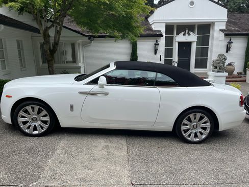 Used 2018 Rolls-Royce Dawn image 5
