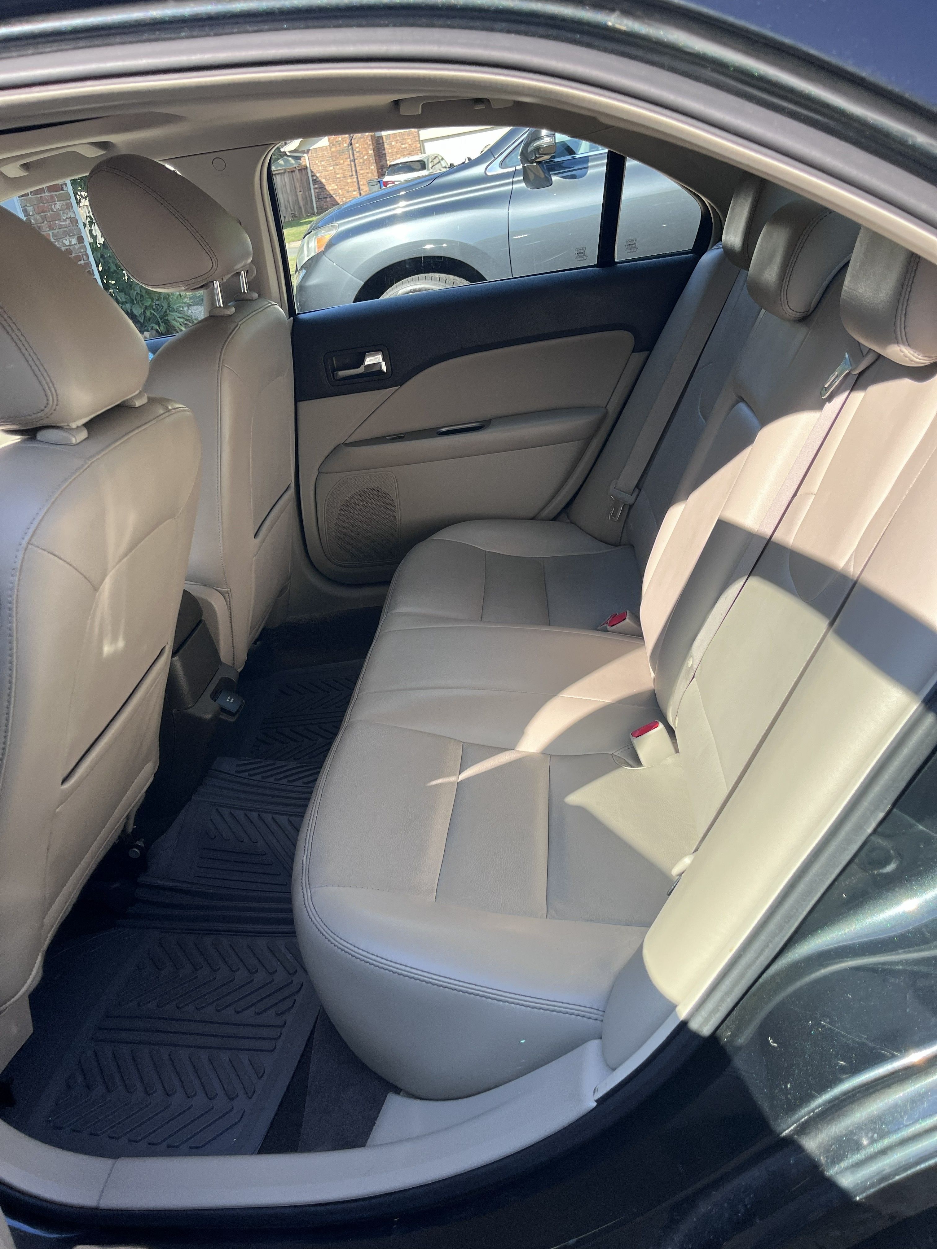Used 2010 Ford Fusion Hybrid FWD image 12