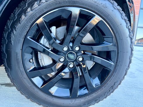 Used 2018 Land Rover Discovery HSE Luxury image 21