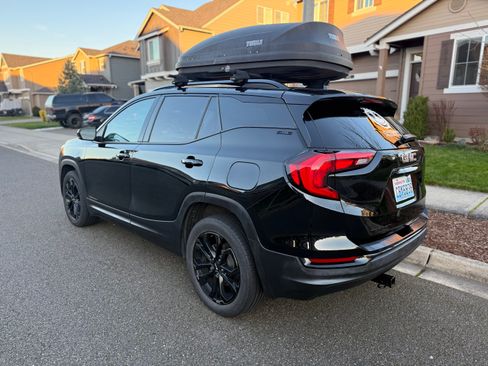 Used 2020 GMC Terrain SLE w/ Elevation Edition image 2