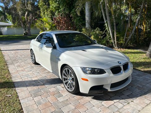 Used 2012 BMW M3 Convertible RWD image 2
