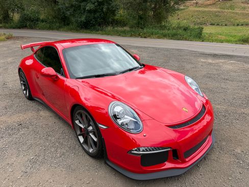 Used 2015 Porsche 911 GT3 RWD image 9