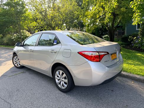 Used 2014 Toyota Corolla LE FWD image 19