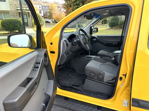Used 2006 Nissan Xterra S w/ (W94) Tow Pkg image 15