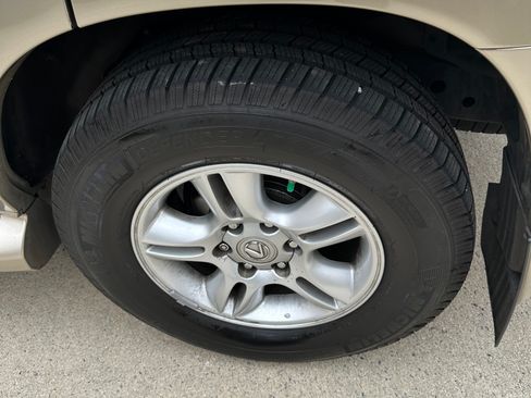 Used 2005 Lexus GX 470 image 6