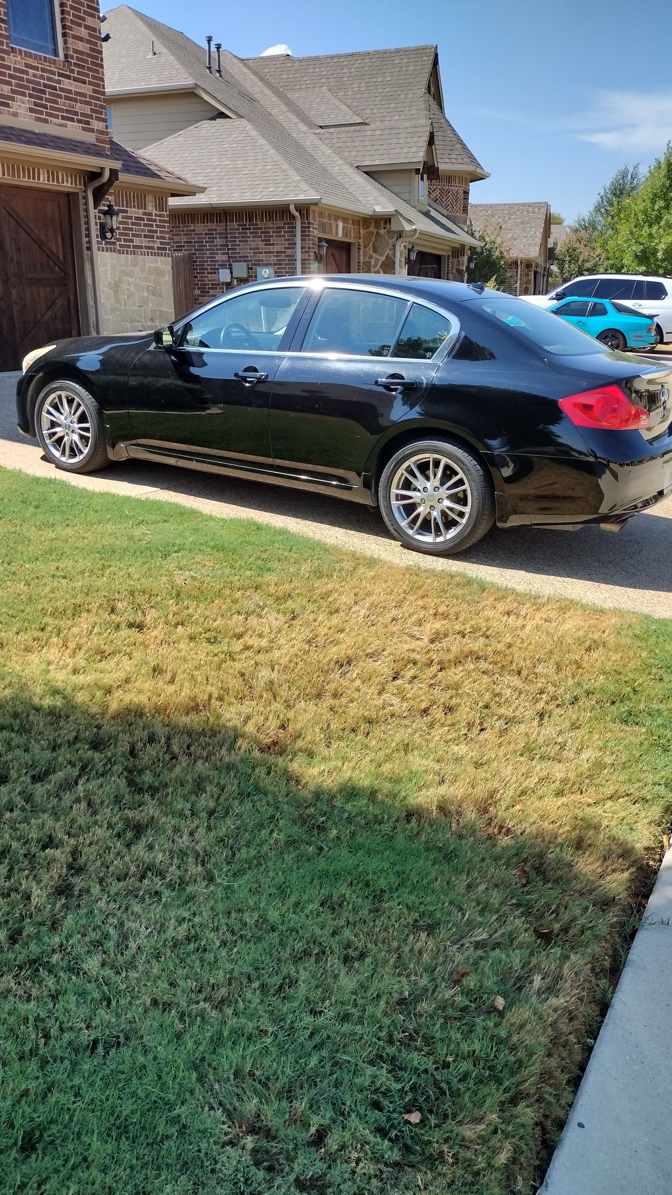 Used 2010 INFINITI G37 x Sedan w/ Premium Pkg AWD/4WD image 2