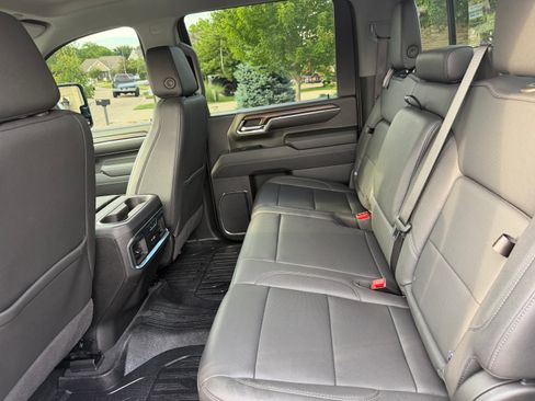 Used 2024 GMC Sierra 2500 SLT w/ SLT Premium Package AWD/4WD image 24