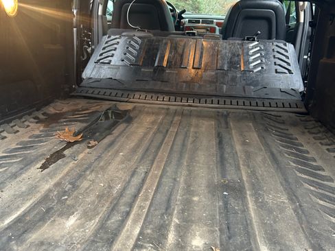 Used 2013 Chevrolet Avalanche LS w/ All-Star Edition image 12