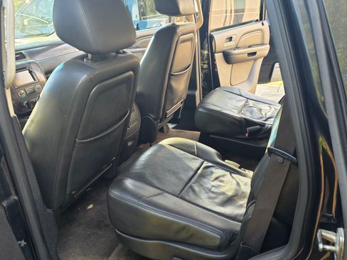 Used 2011 GMC Yukon Denali image 5